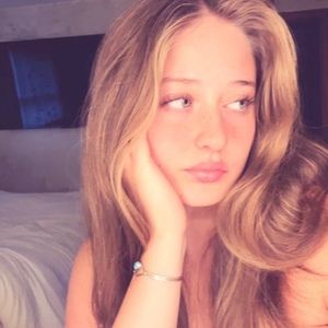 Meet your Posher, Iris